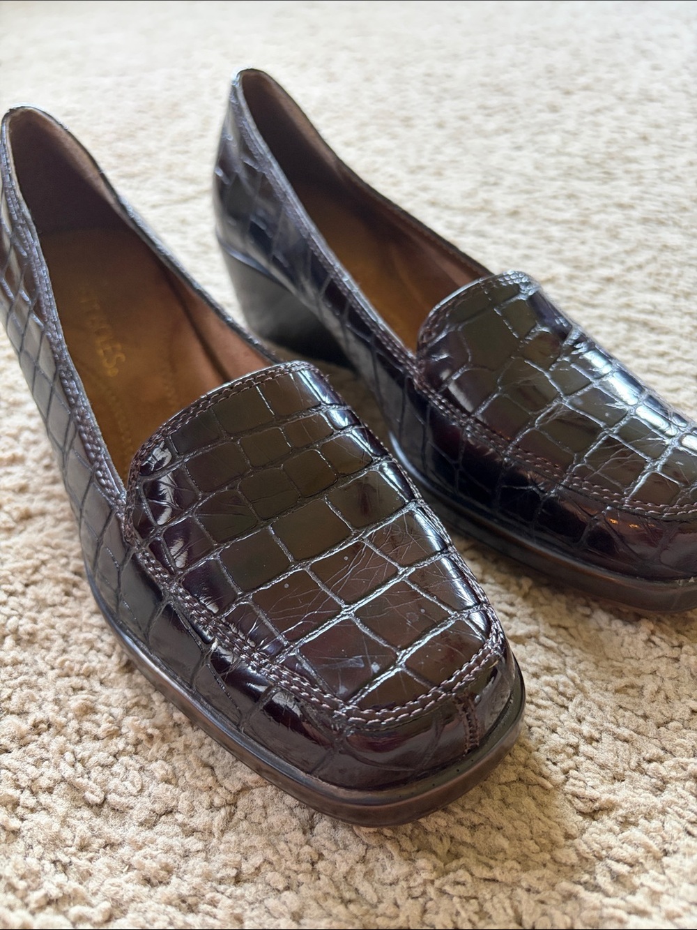 Aerosoles Final Exam Brown Croc Patent Wedge heel Loafer Womens size 7M